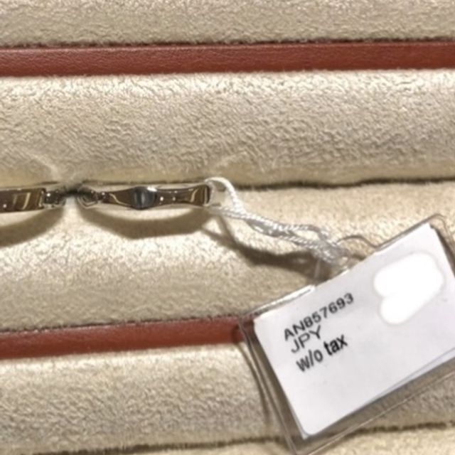 【ブルガリ(BVLGARI)の口コミ】 ブルガリで試着させていただいた結婚指輪です。
素材はプラチナで一見シン…