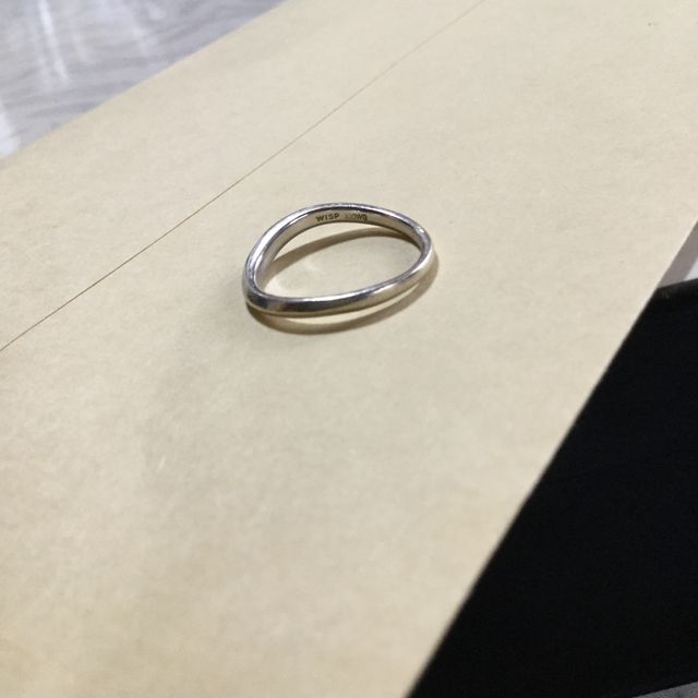【ウィスプ(WISP)の口コミ】 正直なところ、わたしはもともとプラチナの指輪を考えていました。しかし…