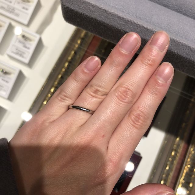 【銀座ダイヤモンドシライシの口コミ】 2.75ミリの一番スタンダードな指輪です。こういう指輪を希望される方が多…