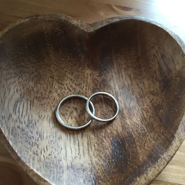 【エクセルコダイヤモンド(EXELCO DIAMOND)の口コミ】 デザインが多い中、シンプルかつ
関節のはった指が少しでもきれいに見える…