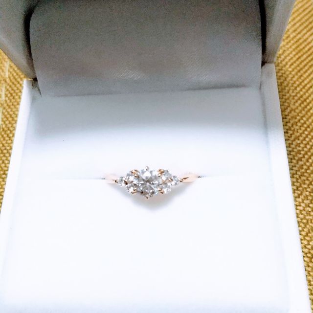 【宝寿堂(ほうじゅどう)の口コミ】 一生に一度の婚約指輪ということで、質のいいものを出来るだけリーズナブ…