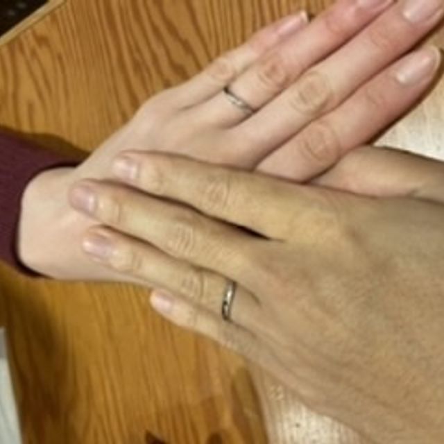 【アイプリモ(I-PRIMO)の口コミ】 デザインは指が綺麗に見える形を探していました。ダイヤが多すぎず少なす…