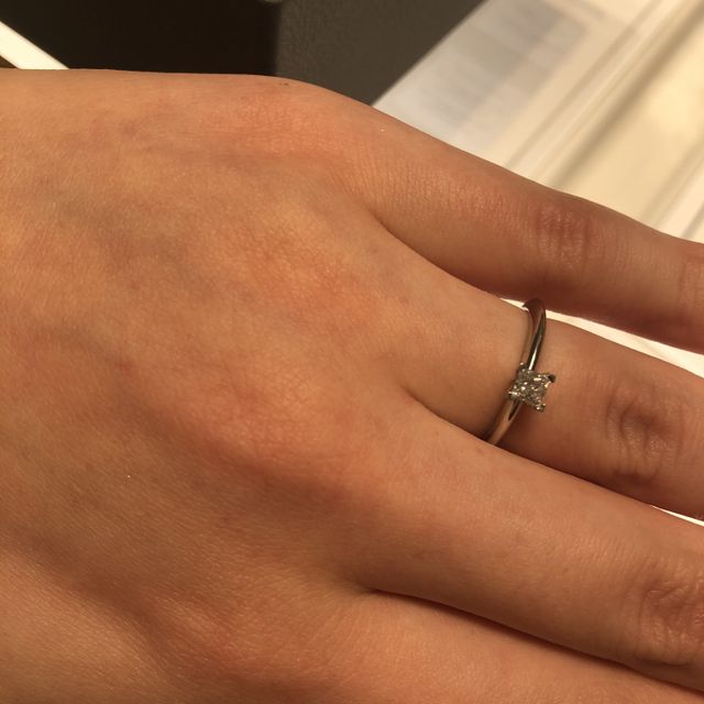 【ティファニー(Tiffany & Co.)の口コミ】 ティファニーのプリンセスカット♡
高さがあるデザインとプリンセスカット…