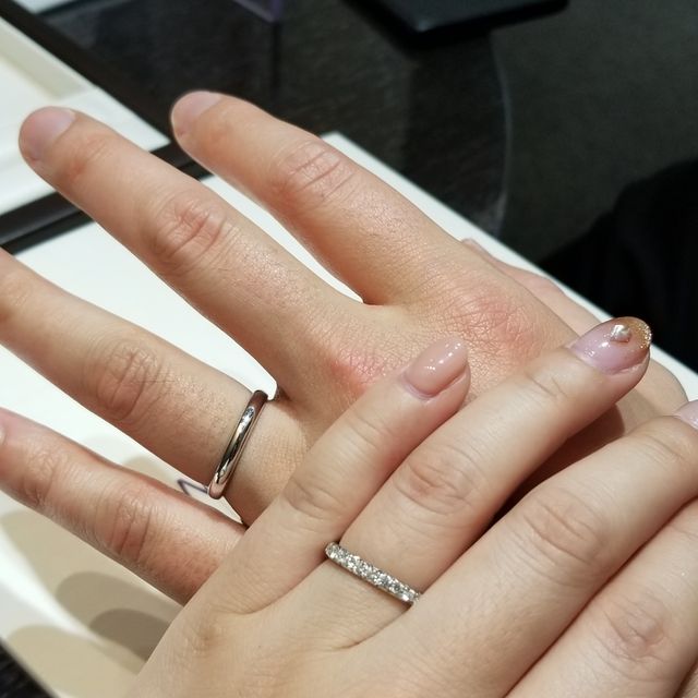 【俄(にわか)の口コミ】 指輪のデザインがとても素敵で購入を決めました。素材も希望通りで、大満…