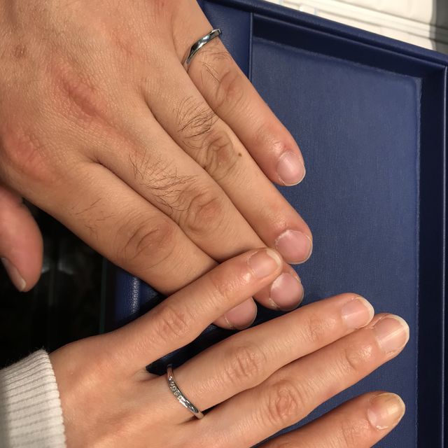 【銀座ダイヤモンドシライシの口コミ】 指輪の種類がたくさんあって迷いましたが
仕事中もつけるということで強度…