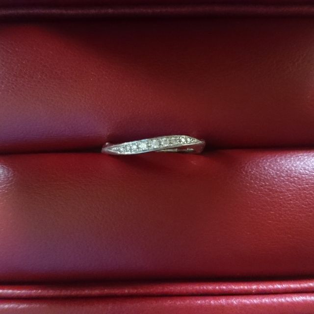 【モニッケンダム(MONNICKENDAM)の口コミ】 1階のジュエリーコーナーで他ブランドの指輪に決めた後に4階にもジュエリ…