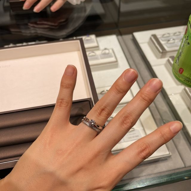 【アイプリモ(I-PRIMO)の口コミ】 婚約指輪はセレス、結婚指輪はフレイを購入しました。歳をとっても飽きな…
