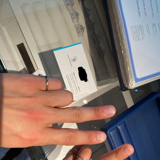 【銀座ダイヤモンドシライシの口コミ】 既製品だが2人の満足のいくデザインがあった為
ペア製品にはしなかったが…