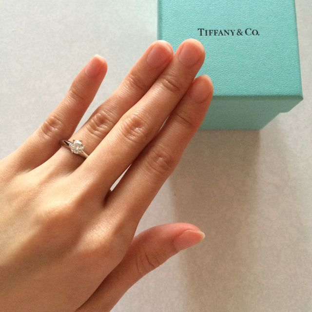 【ティファニー(Tiffany & Co.)の口コミ】 婚約指輪はもともと買う予定はありませんでしたが、主人がサプライズでプ…