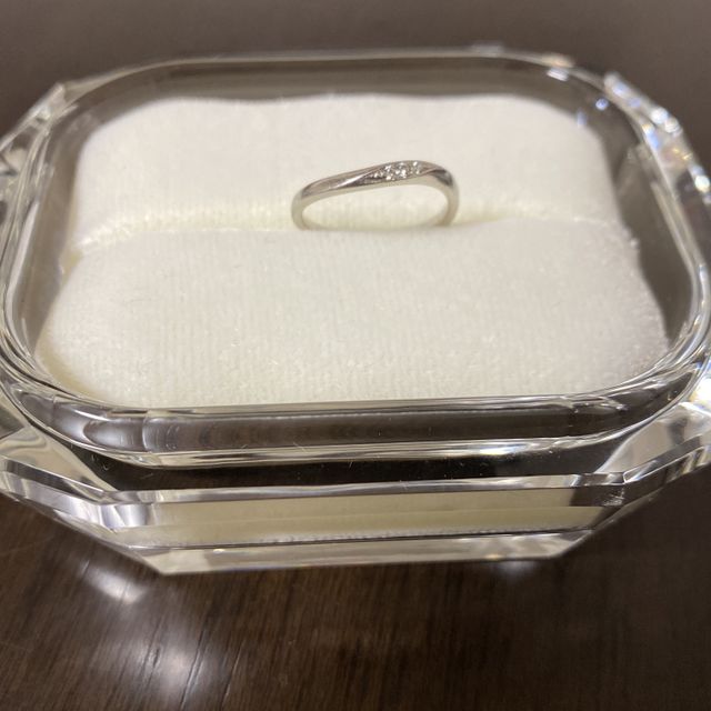 【ヴァンドーム青山(VENDOME AOYAMA)の口コミ】 指輪の形、シンプルなデザインがすごく気に入りました。気にいる指輪を探…