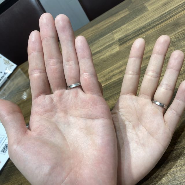 【輪-RIN-の口コミ】 シンプルなデザインの物を探していてスタッフの方に相談していただいた中…