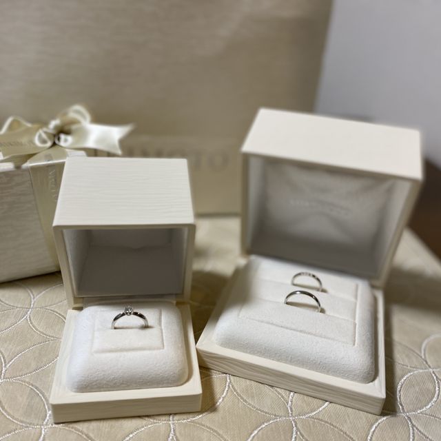 【MIKIMOTO(ミキモト)の口コミ】 シンプルなデザインで探しておりました。デザインが決まった後、同じ大き…