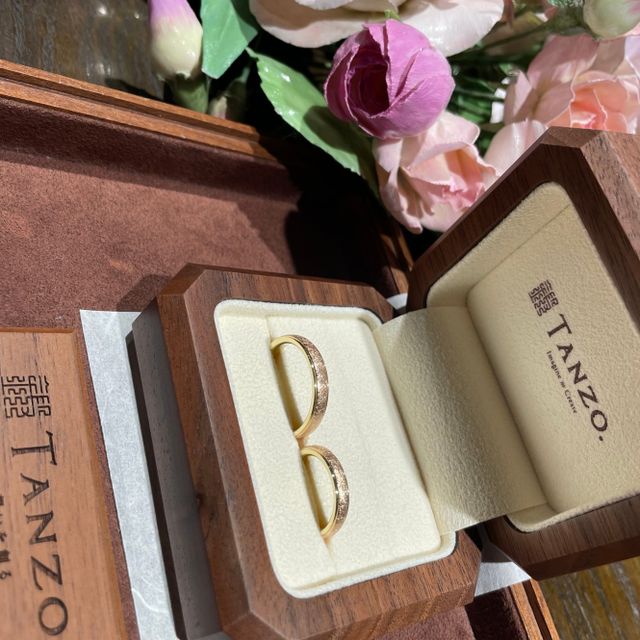 【TANZO.(鍛造指輪)の口コミ】 ・人生で一度の買い物なので、いろいろなブランドを見て回りました。その…