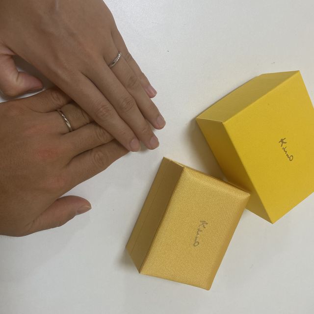 【ケイウノ ブライダル(K.UNO BRIDAL)の口コミ】 シンプルでダイヤが入ってるのがいいと思い、選びました。値段も手頃でア…