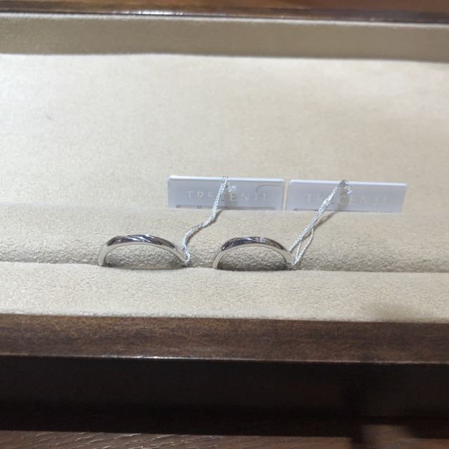 【TRECENTI(トレセンテ)の口コミ】 つけ心地がよかったこと、ダイヤの光り方がとても綺麗できめました。デザ…