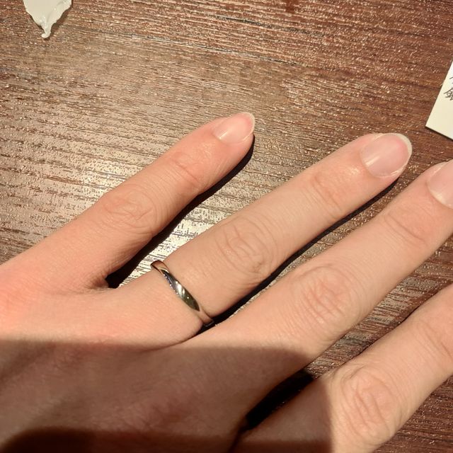 【ラザール ダイヤモンド(LAZARE DIAMOND)の口コミ】 パートナーと二人で相談して決めたものにはなりますが、丸みを帯びたデザ…