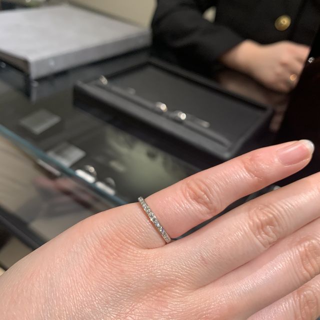 【エクセルコダイヤモンド(EXELCO DIAMOND)の口コミ】 どんな指輪にしたいか、決められずにいましたが、いろいろなブランドで、…