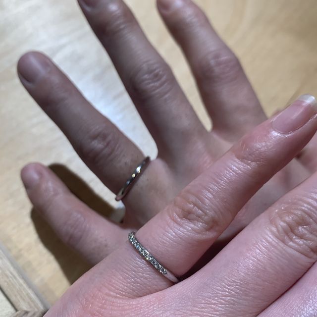 【ith(イズ)の口コミ】 シンプルなハーフエタニティリングです。プラチナの加工が少しアンティー…