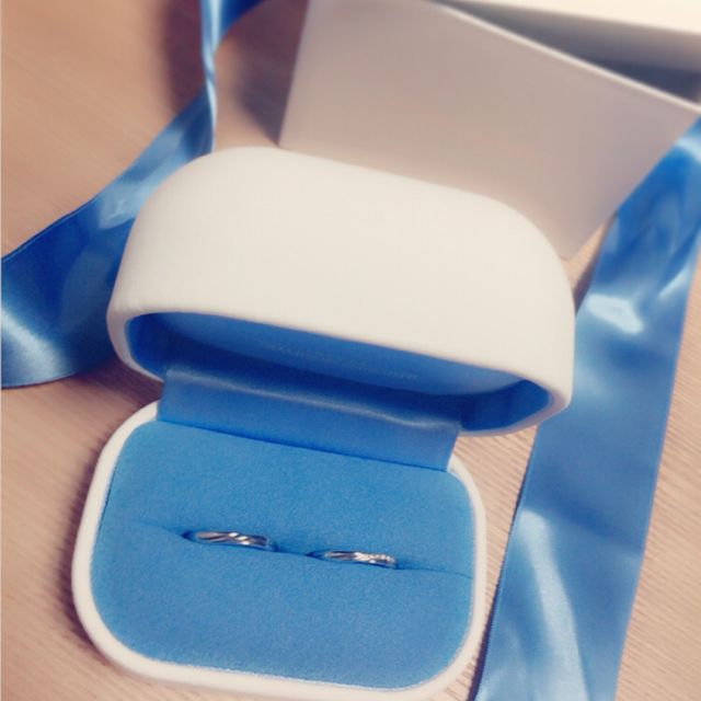【銀座ダイヤモンドシライシの口コミ】 夫の指に似合うかどうかを基準に指輪を探していました。ごつめで夏には仕…