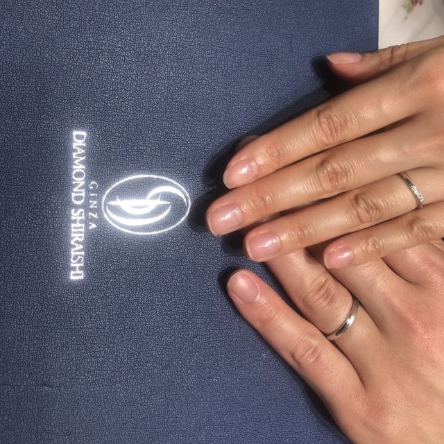 【銀座ダイヤモンドシライシの口コミ】 指輪のデザインがカッコ良く感じました。
マット加工された部分とプラチナ…