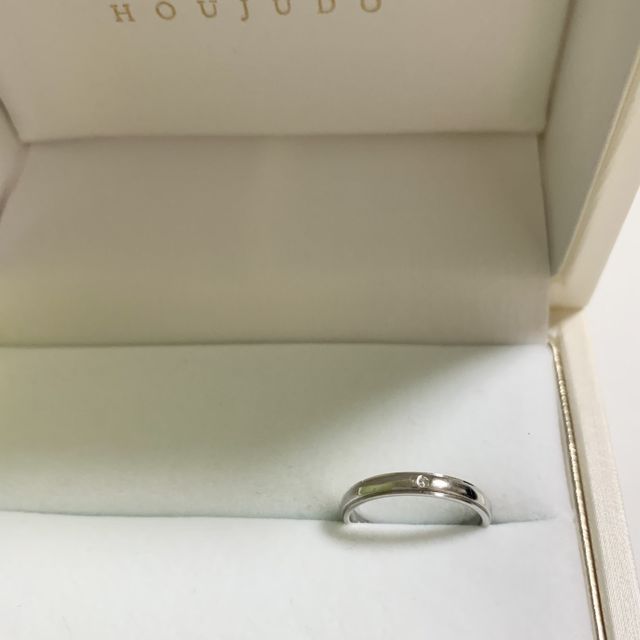 【宝寿堂(ほうじゅどう)の口コミ】 シンプルで細めのデザインで探していたので、
ダイヤは１つと決めていまし…