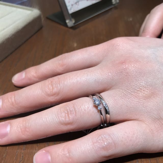 【TRECENTI(トレセンテ)の口コミ】 ダイヤモンドを輝きを最大限に活かす構造をしております。具体的には、指…