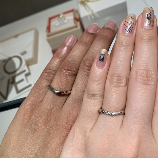 【銀座ダイヤモンドシライシの口コミ】 Vラインがとっても可愛く、指が長く見える効果があります。男性の方はその…