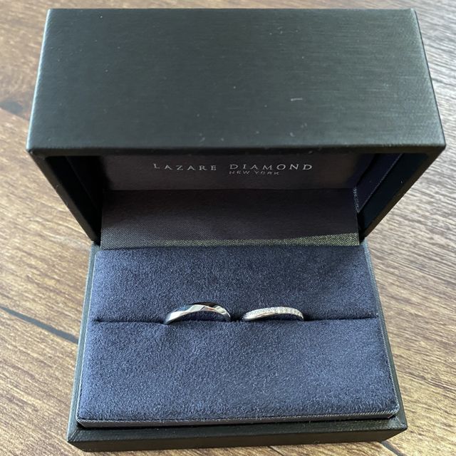【ラザール ダイヤモンド(LAZARE DIAMOND)の口コミ】 婚約指輪もラザールダイヤモンドで購入したので重ね付けをするのにウェー…