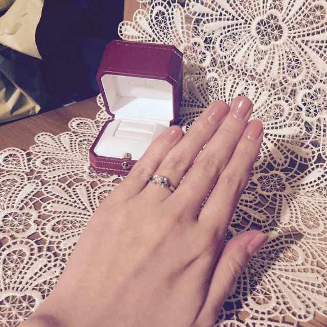 【カルティエ(Cartier)の口コミ】 いわゆるティファニーセッティングではないデザインを探していて、手が小…