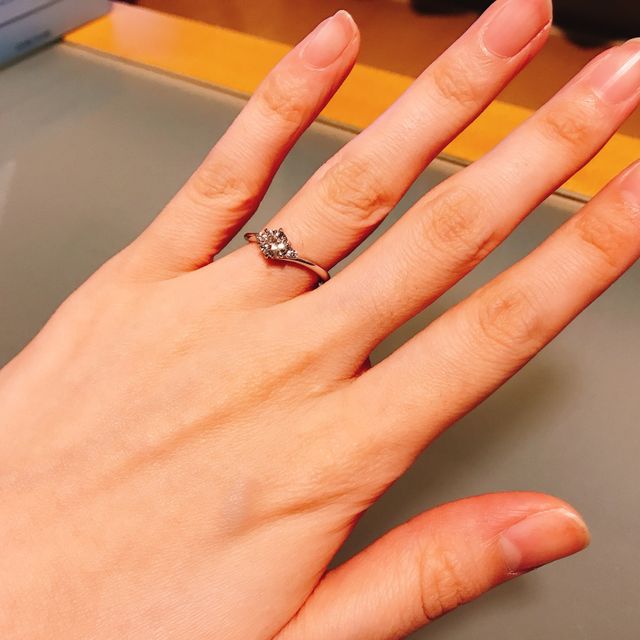 【BIJOUPIKO(ビジュピコ)の口コミ】 デザインがシンプルで可愛いのが気に入りました！一緒に付ける結婚指輪と…