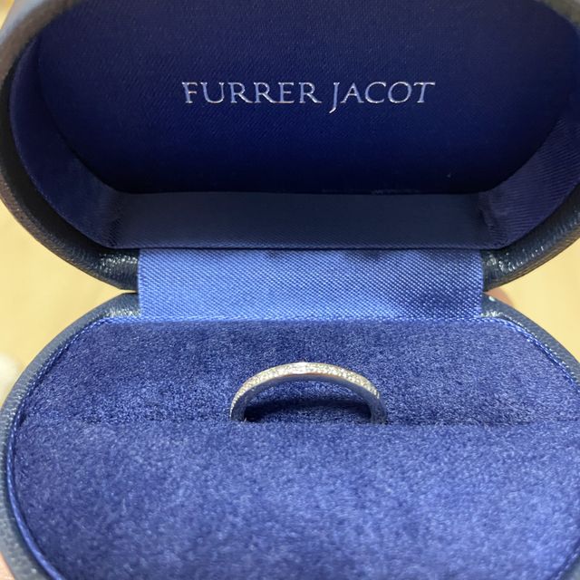 【【閉業】フラー・ジャコー(FURRER-JACOT)の口コミ】 以前からハーフエタニティのリングに憧れており、結婚指輪は絶対にハーフ…