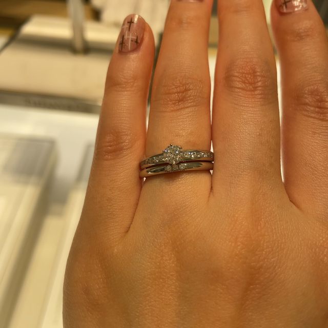 【ティファニー(Tiffany & Co.)の口コミ】 王道のティファニーです。デザインも可愛く、すっきりしており誰でも似合…