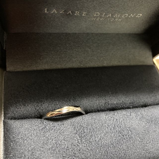 【ラザール ダイヤモンド(LAZARE DIAMOND)の口コミ】 まずは何店舗かまわって気に入ったデザインがあるか探し回りました。実際…