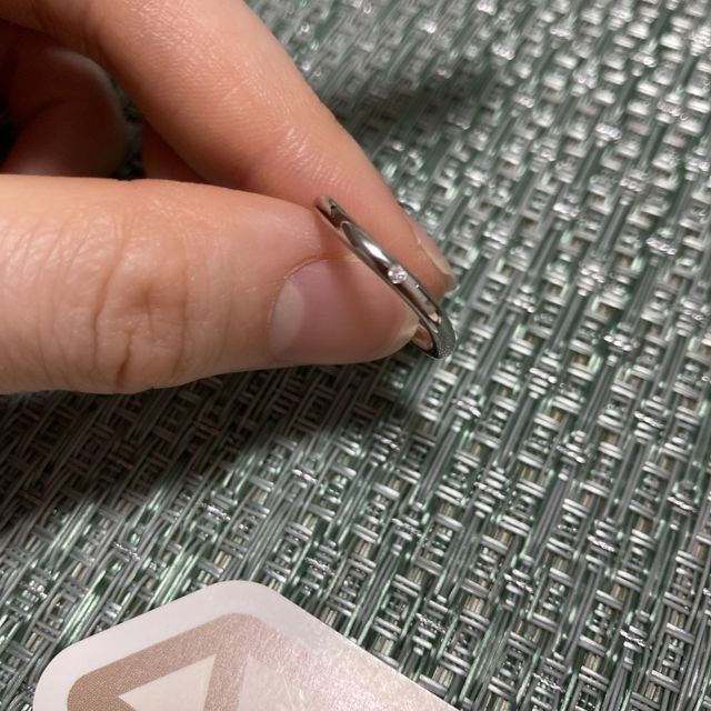 【アイプリモ(I-PRIMO)の口コミ】 ストレートじゃなく少し捻れているデザインが気に入りました。
シンプルな…