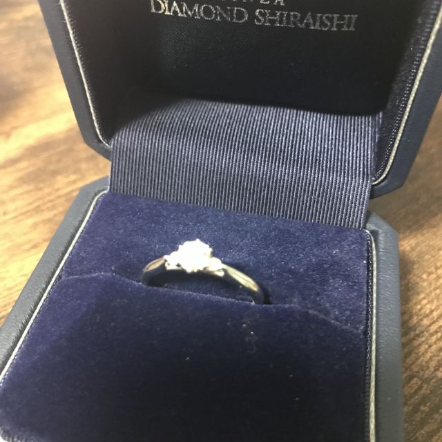 【銀座ダイヤモンドシライシの口コミ】 指輪の種類もたくさんあって本当に悩んでいたのですが、スタッフさんが自…