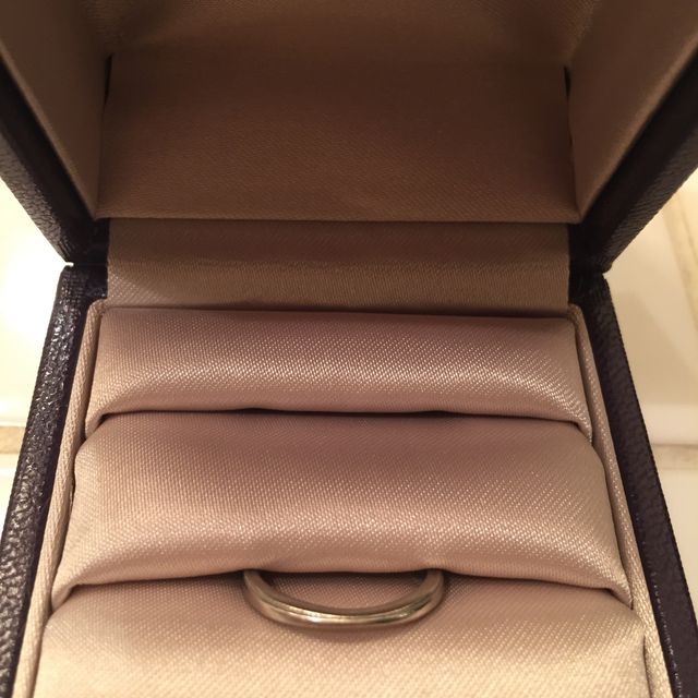 【agete(アガット)の口コミ】 細身でシンプルなものを探していて、ageteで一目惚れ♡
くびれている部分が…