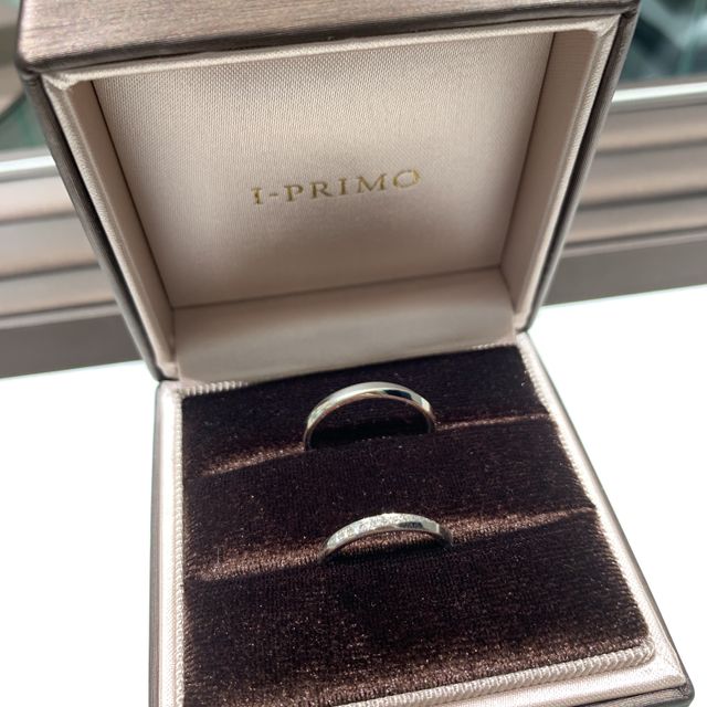 【アイプリモ(I-PRIMO)の口コミ】 婚約指輪はいらないと話していたので、結婚指輪にはダイヤが付いてるもの…