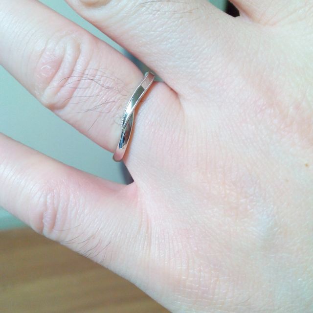 【Sirena Azzurro(セイレーン アズーロ)の口コミ】 色々なお店を見て回りましたが、全く決まらず、彼の気に入ったミル打ちの…