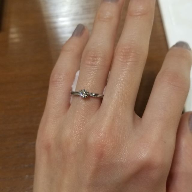 【TRECENTI(トレセンテ)の口コミ】 デザインは付けやすそうなシンプルなものが多かったです。
ダイヤ部分がお…