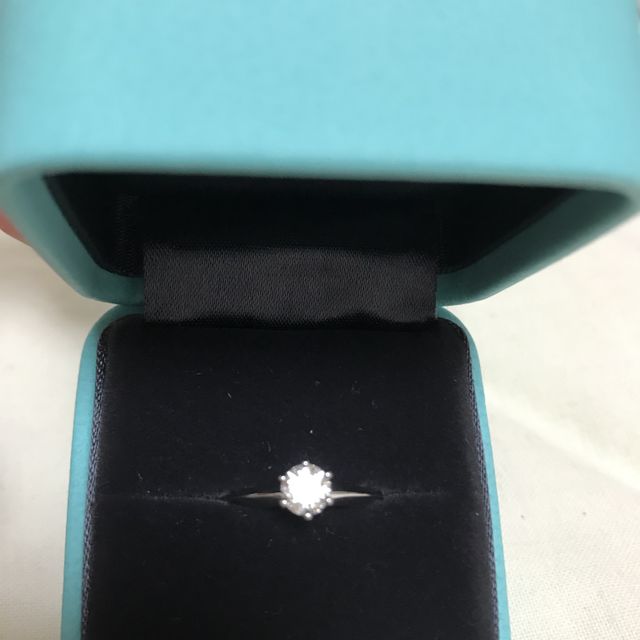 【ティファニー(Tiffany & Co.)の口コミ】 ずっとティファニーさんの婚約指輪をもらうのが夢で彼にお願いしていまし…