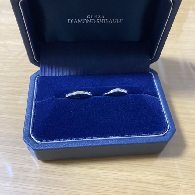 【銀座ダイヤモンドシライシの口コミ】 ストレートのタイプを希望していましたが、実際に見てみるとウェーブの形…