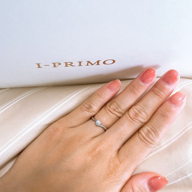 【アイプリモ(I-PRIMO)の口コミ】 女性のデザインも細すぎず、絶妙なウェーブデザインで長く愛用できると感…