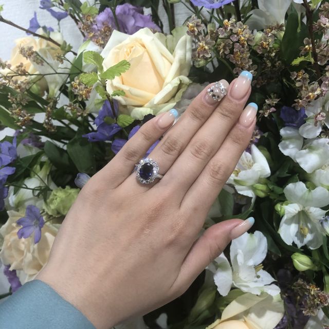 【宝寿堂(ほうじゅどう)の口コミ】 最初からダイヤモンドではなくサファイアで探していました。年齢を重ねて…