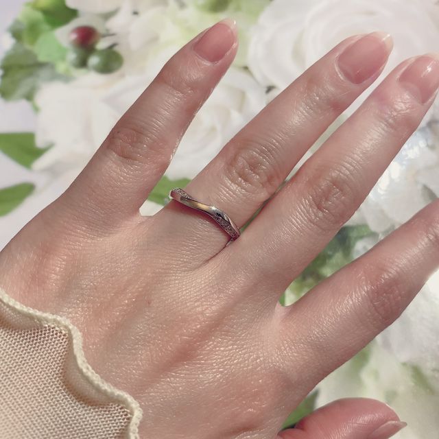 【俄(にわか)の口コミ】 初めて2人の意見が一致したのがこの指輪でした。少し派手かな？と思ったけ…