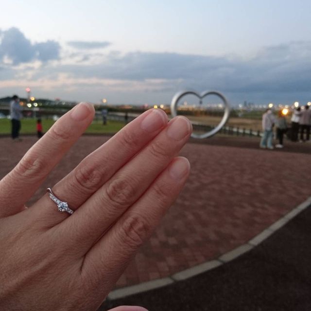 【銀座ダイヤモンドシライシの口コミ】 指が太いのがコンプレックスで、婚約指輪も欲しいと思っていなかったので…
