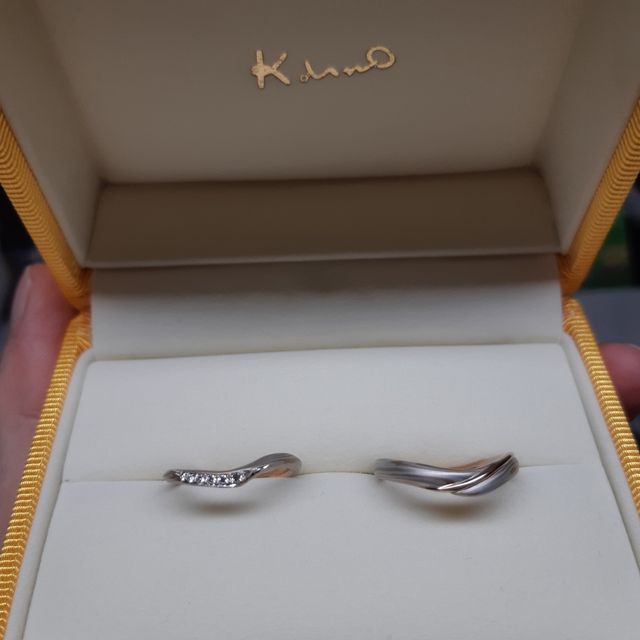 【ケイウノ ブライダル(K.UNO BRIDAL)の口コミ】 はじめは海外のハイブランドがいいかなと漠然に考えていましたが、木目調…