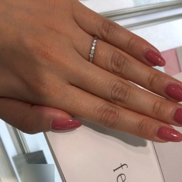 【festaria bijou SOPHIA(フェスタリア ビジュソフィア)の口コミ】 シンプルで華奢な印象もあるリングで全体的なフォルムや輝きが上品で気に…