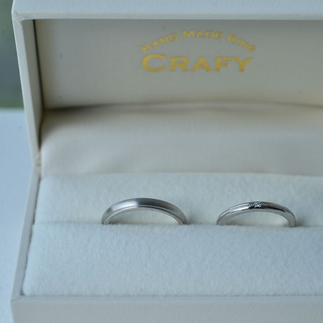 【CRAFY(クラフィ)の口コミ】 サンプルの指輪を多く用意していただいたため、豊富なパターンの中から自…