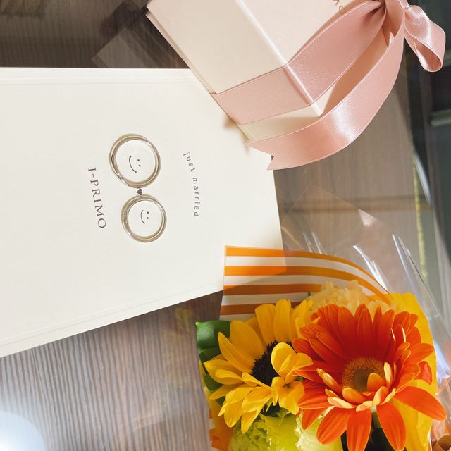 【アイプリモ(I-PRIMO)の口コミ】 一緒に買った婚約指輪とセットでつけられるようにと思って選びました。婚…