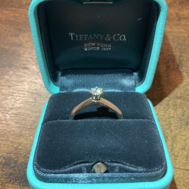 【ティファニー(Tiffany & Co.)の口コミ】 とにかく結婚指輪はティファニーが良いと思っていました。一粒ダイヤモン…